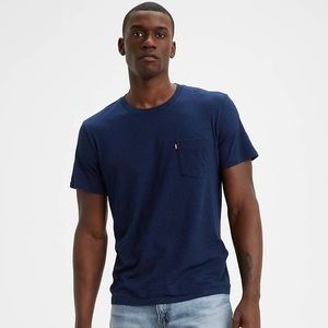 Levi’s navy blue T-shirt